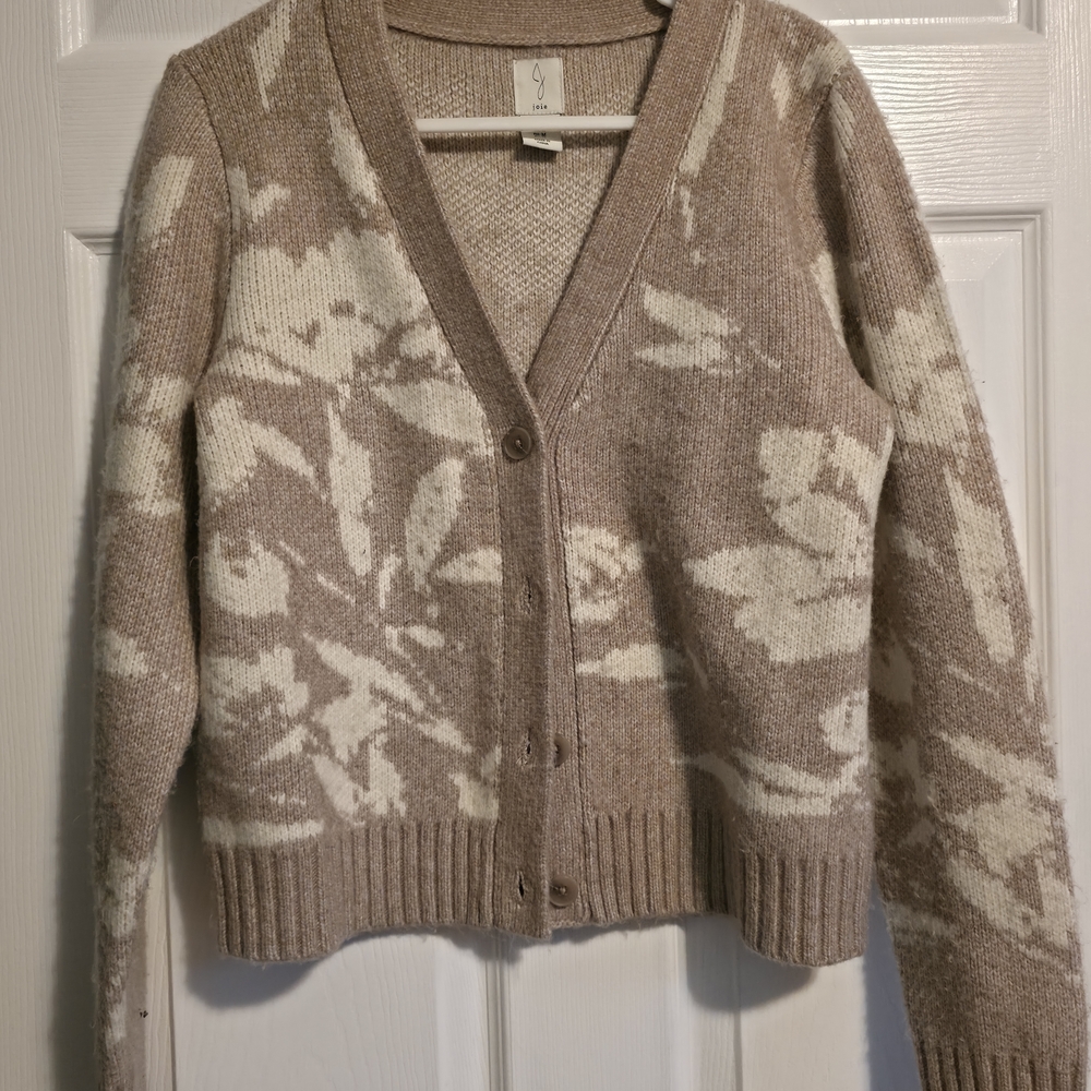 4/$25 Deal! Joie Soft Patterned Beige and Cream Sweater